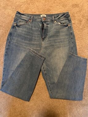 Sonoma Women’s Medium Blue Straight Leg Jeans